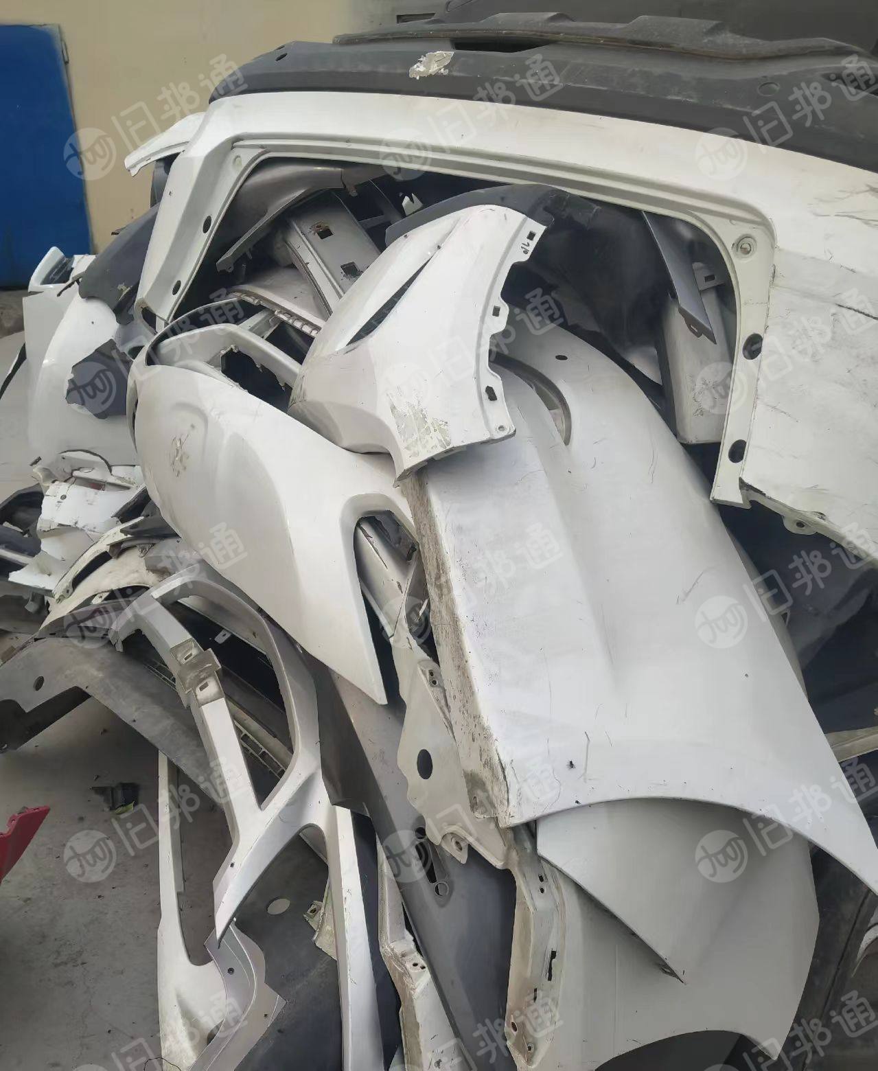 长期出售汽车大灯，汽车上拆解下来的塑料，统货卖