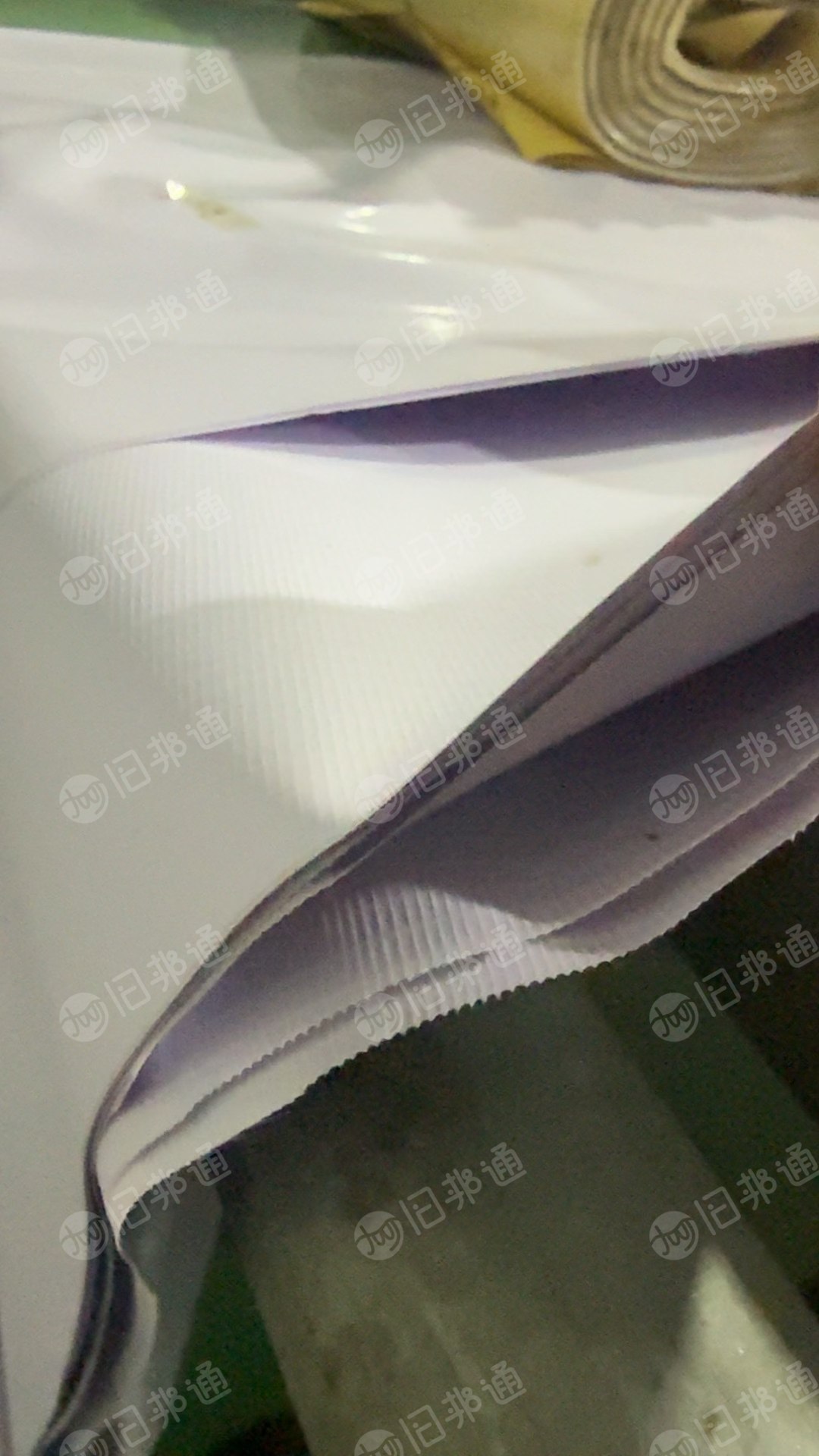 出售白色PVC夹网布卷边料，现货100吨
