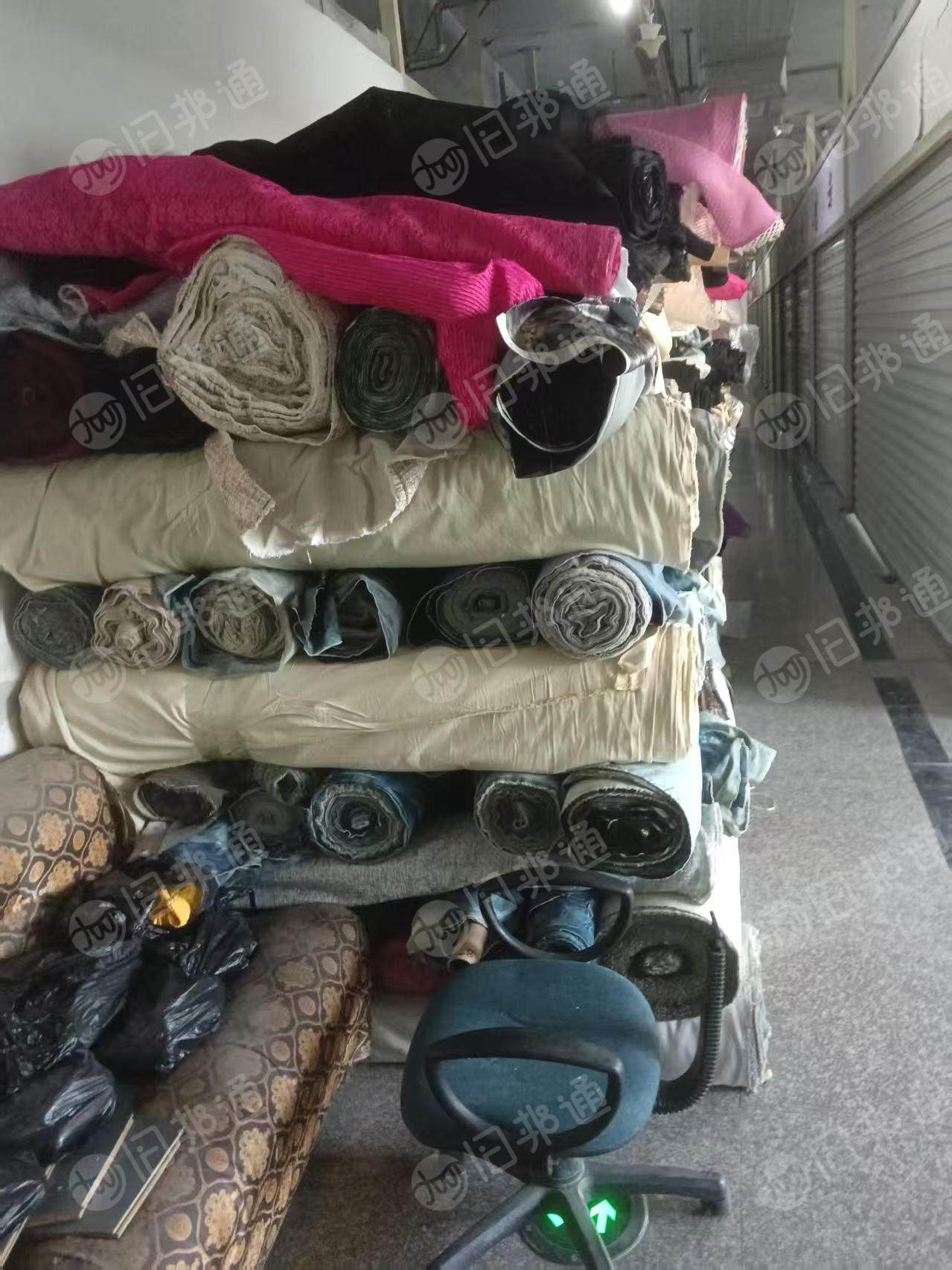 出售做鞋的库存布料，牛仔布，帆布，亚麻布，还有带涂层的，现货九米六一车