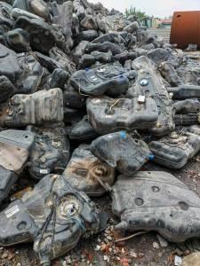 长期出售拆解厂下来的货车油箱废料