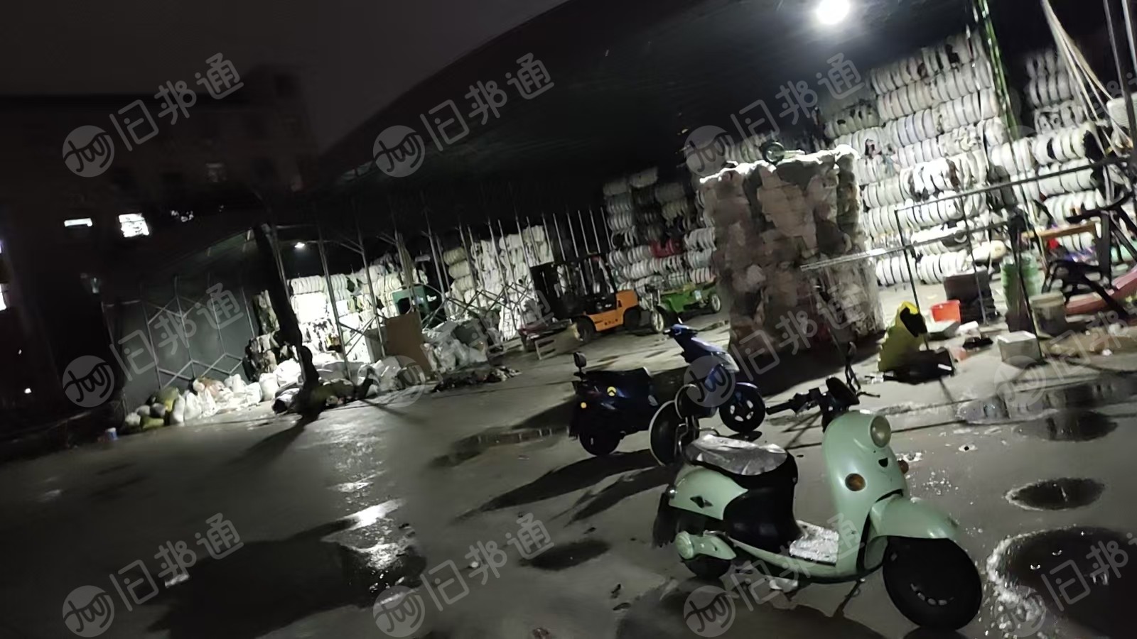 长期出售布边料，弹丝料，袜子料，含丙纶的，黑色和白色好几种，可开花用，现货三百吨，在浙江绍兴