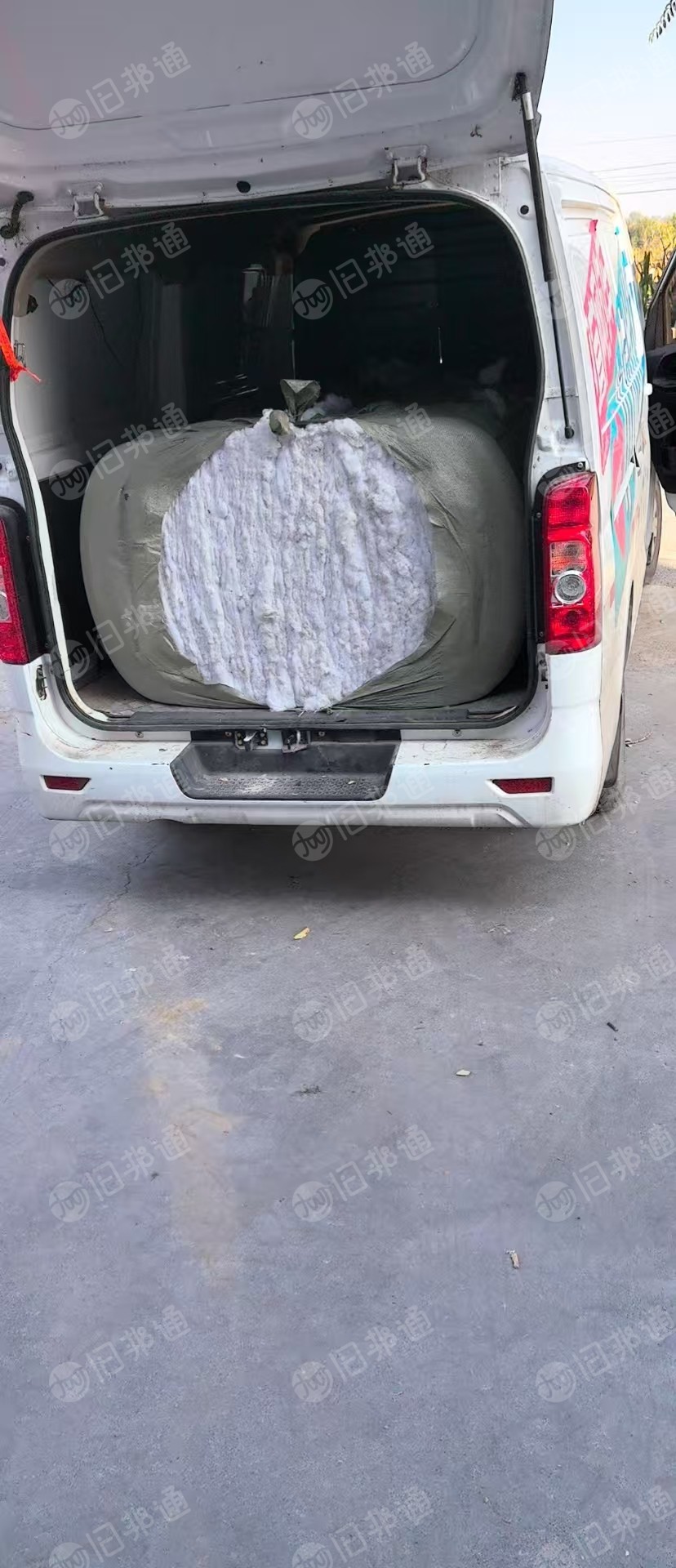 长期出售丝棉开花棉，开松棉，娃娃棉，丝绵被，枕芯棉开的，月供几十吨，在河北保定