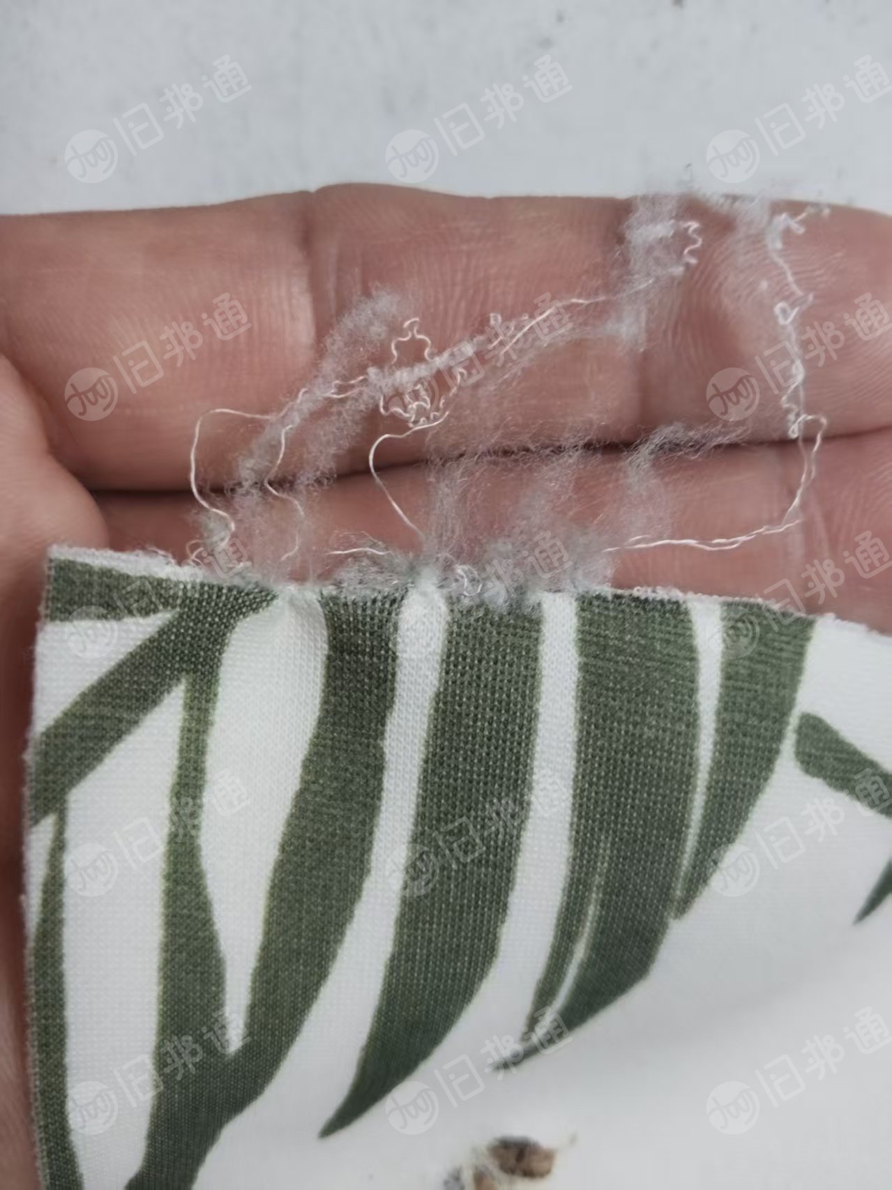 厂家长期出售服装废布，各种材质的都有，统货出，月供5吨左右，厂在湖南常德