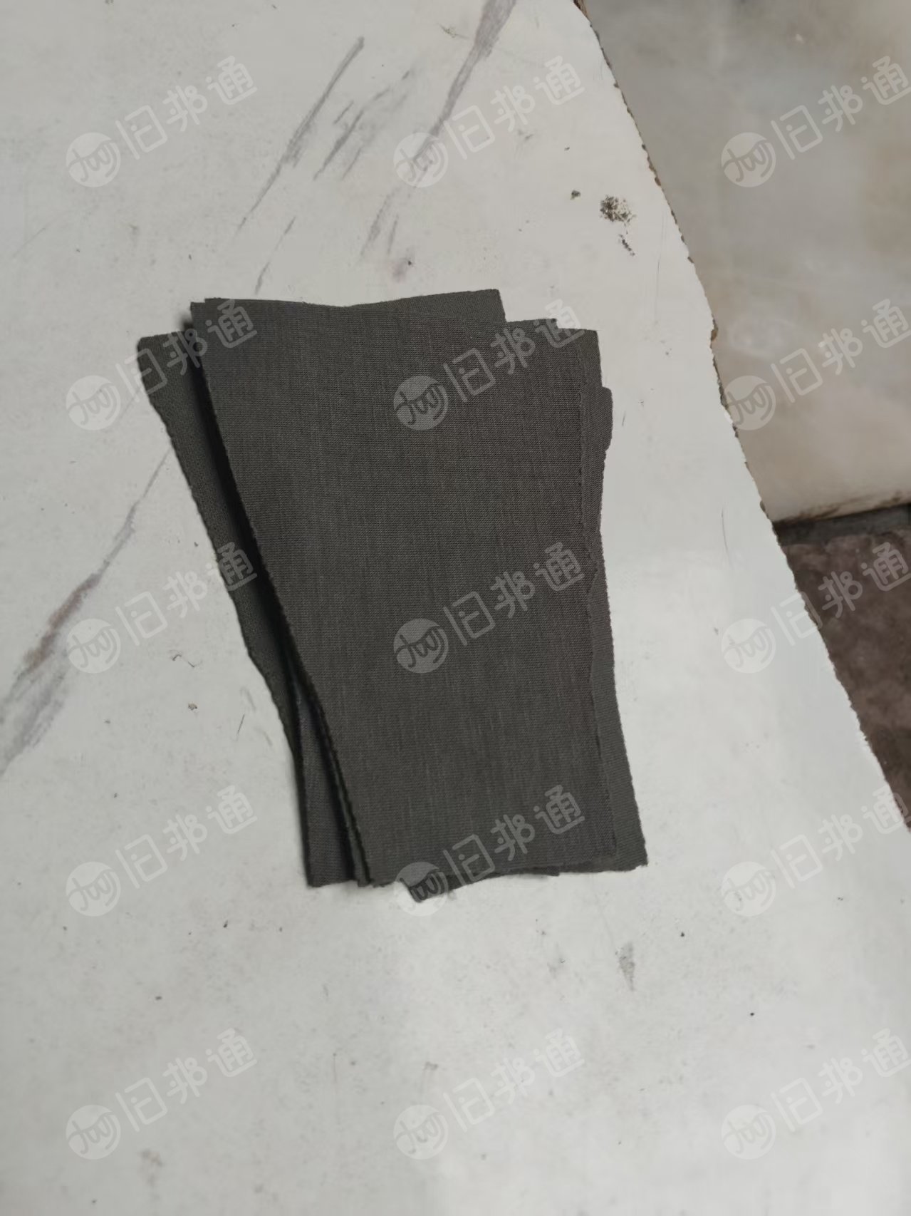 厂家长期出售服装废布，各种材质的都有，统货出，月供5吨左右，厂在湖南常德