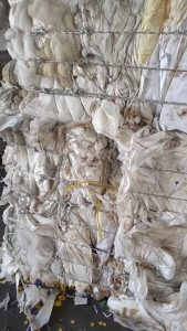 出售PET复合PE无纺布,无纺布边角料,现货有30吨,货在浙江金华
