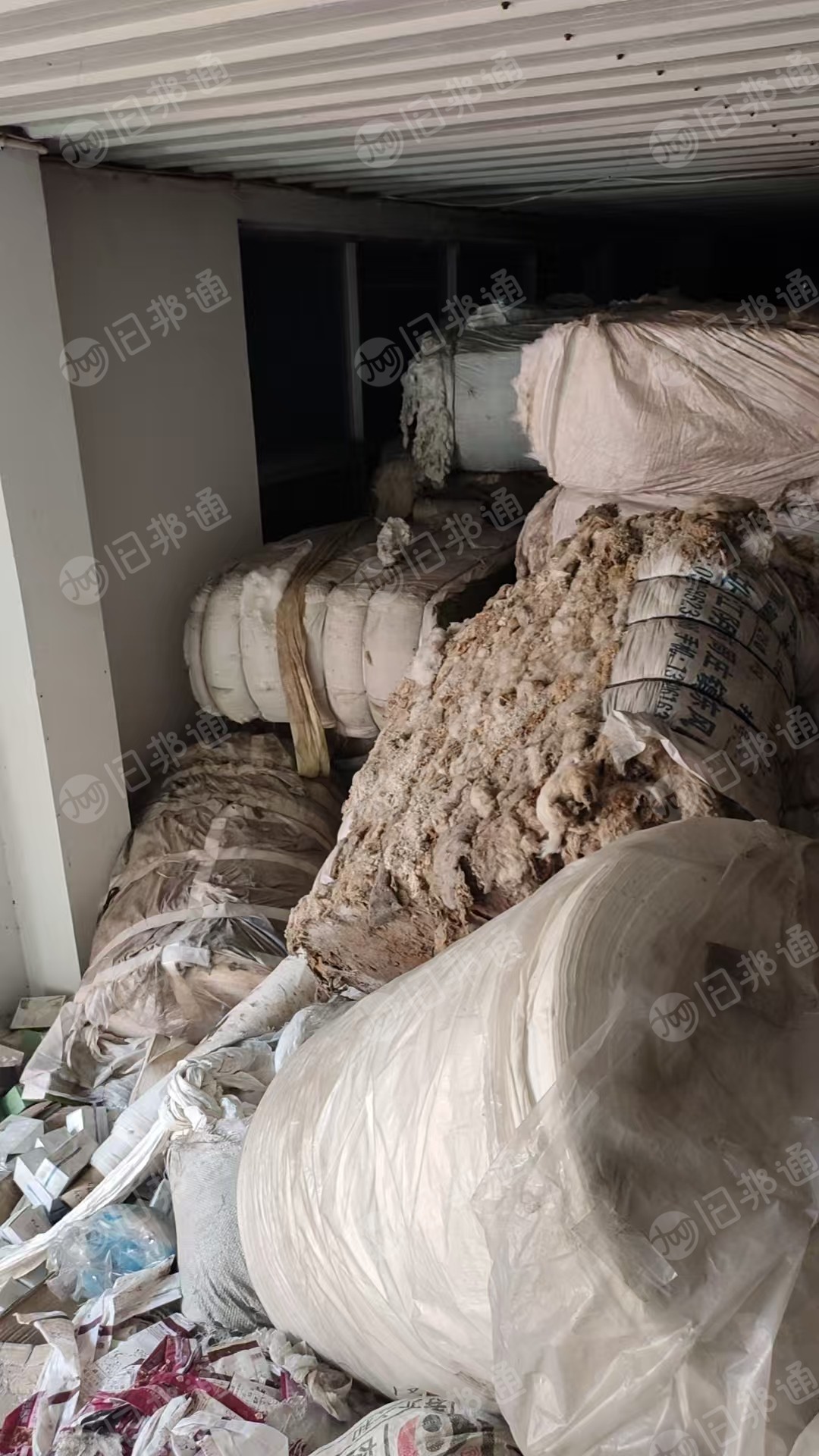 出售纺织废料，有棉花，有化纤棉，无纺布等，现货有几十吨，货在江苏南通