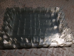 出售pet吸塑片破碎料，干粉的，月供200吨