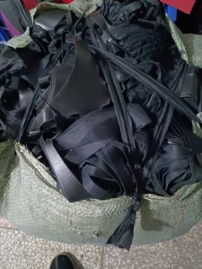 出售PVC箱包革，书包皮革料，现货200吨，月供50吨