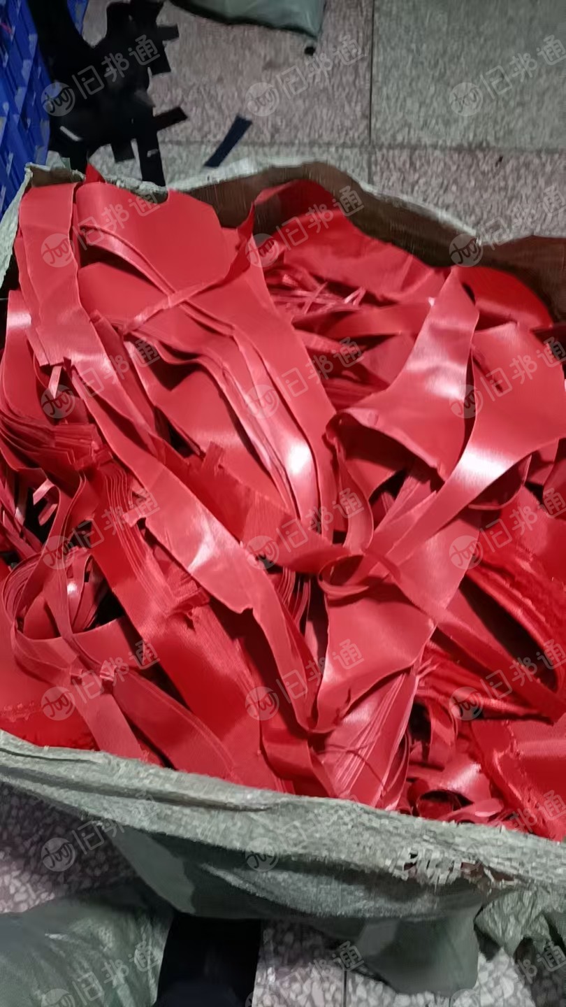 出售PVC箱包革，书包皮革料，现货200吨，月供50吨