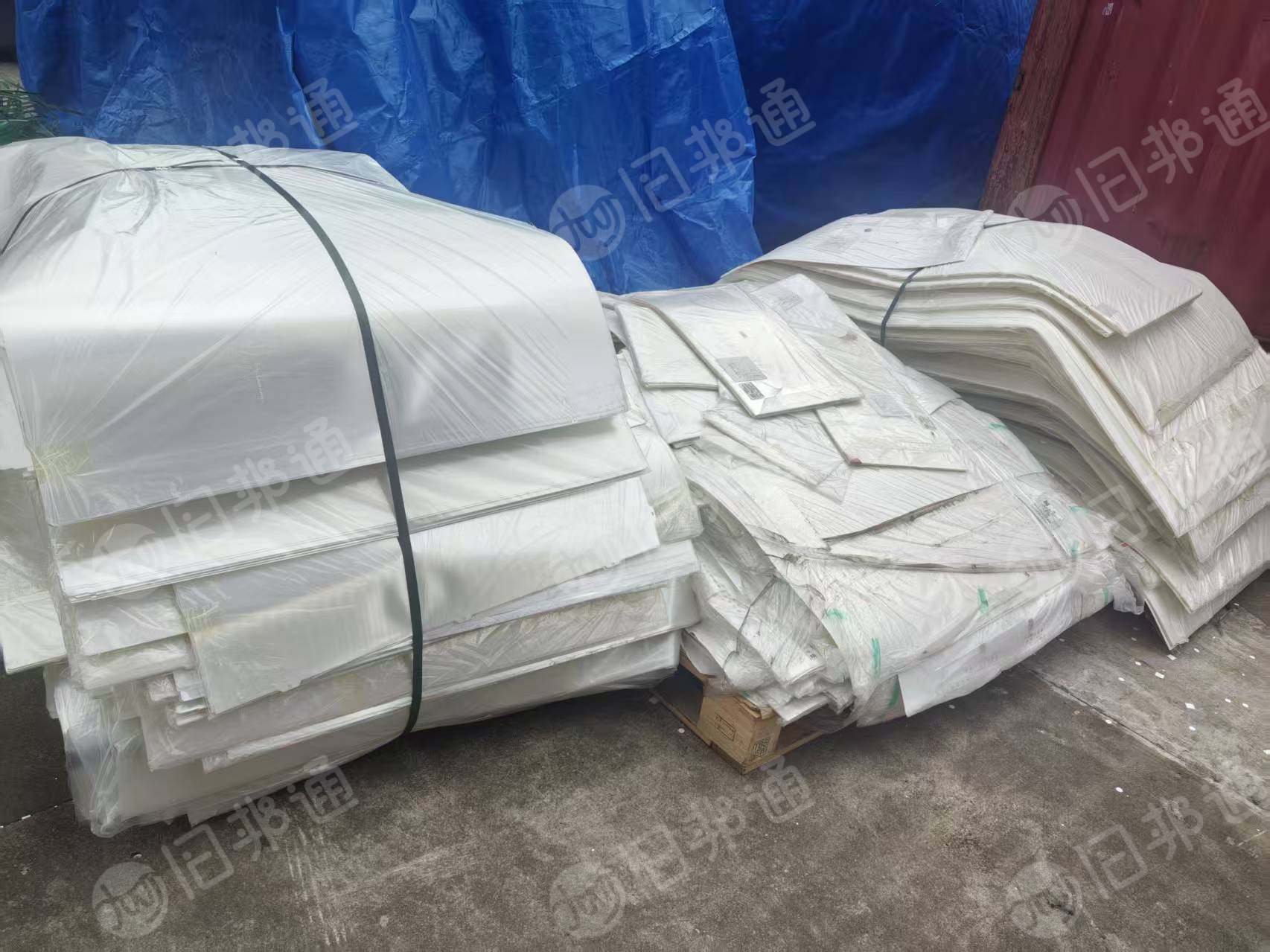 出售pet钛白膜边角料，统货一起出，月供70吨