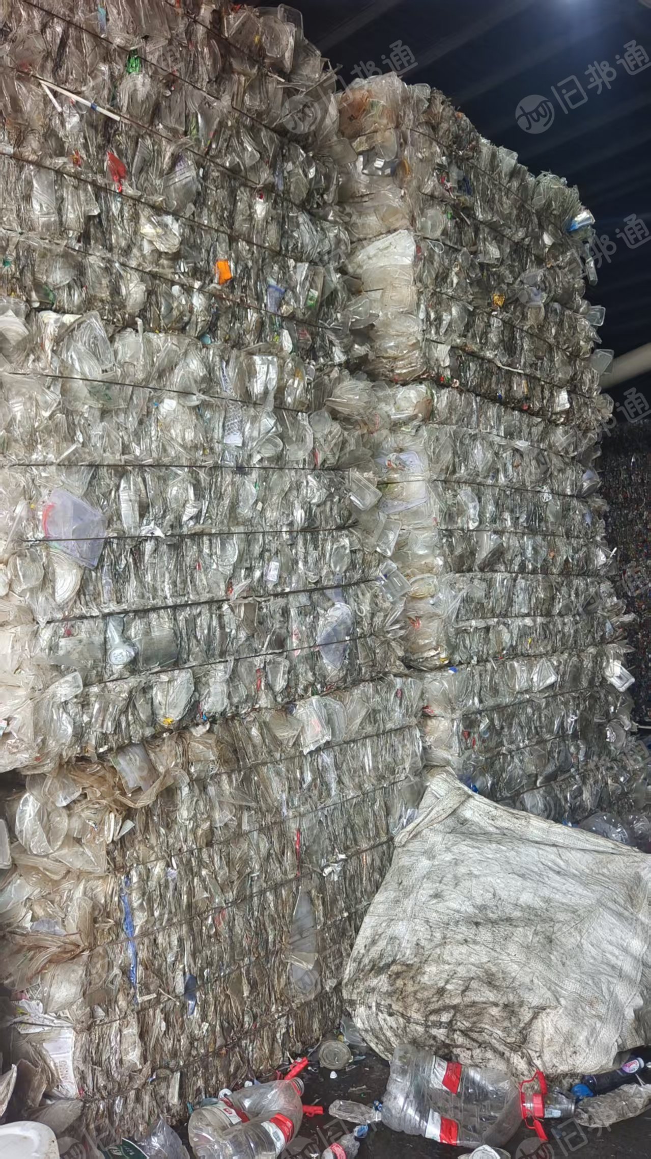 出售餐盒压块，纯饭盒压块，现货40吨