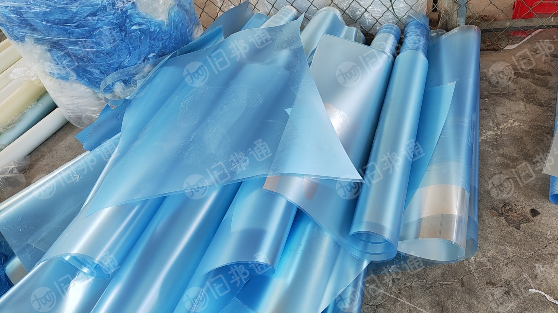 出售pet复合膜，可分离，有带点轻胶，月供30吨