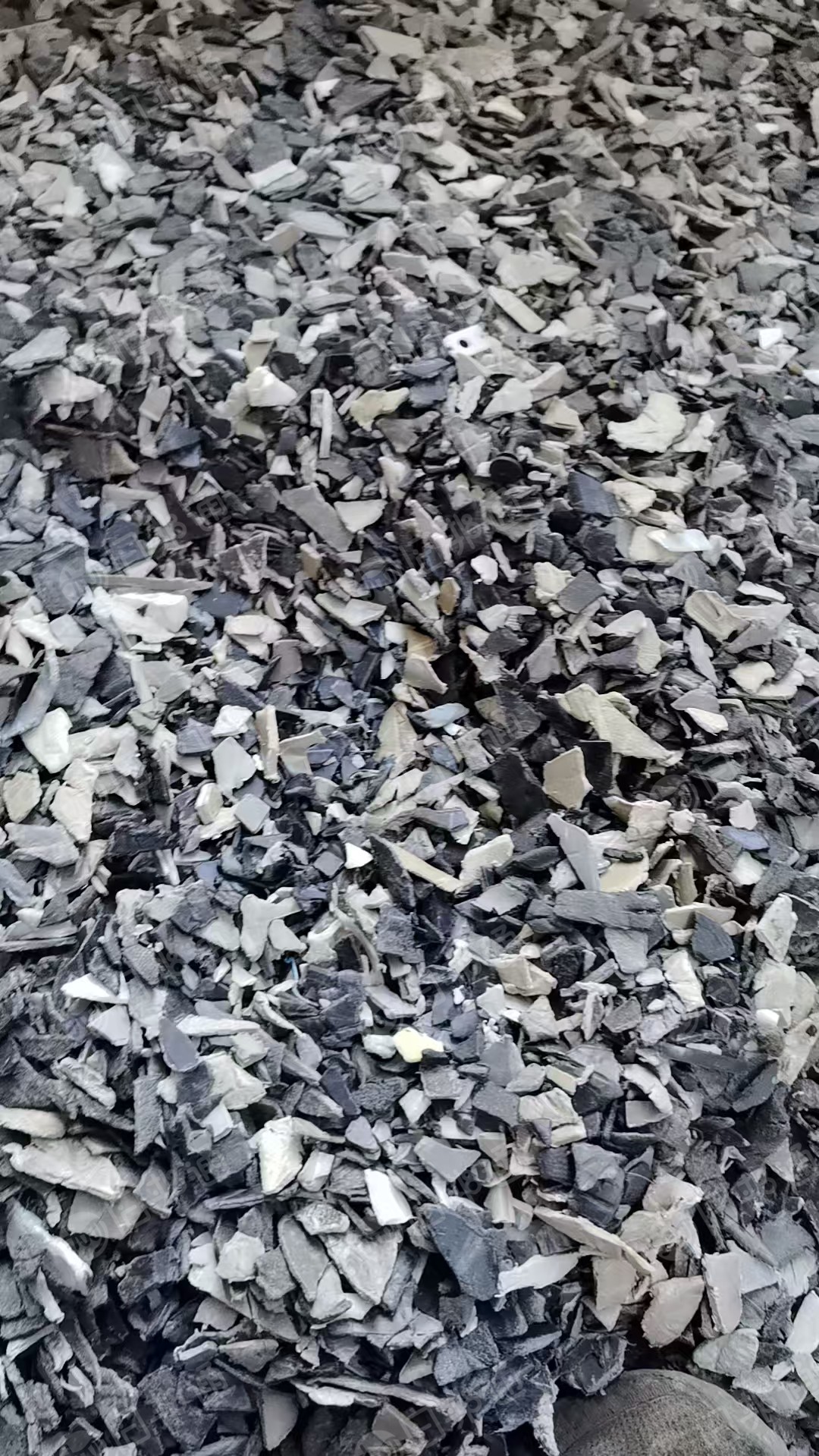 出售PP汽车内饰破碎料,注水破碎,过甩干机,过磁选,过风选,月供两挂车