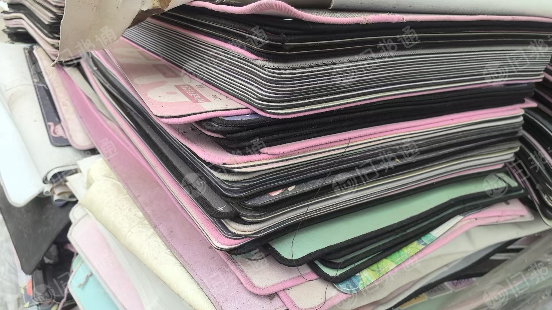 出售PVC皮革边角料，现货4吨多