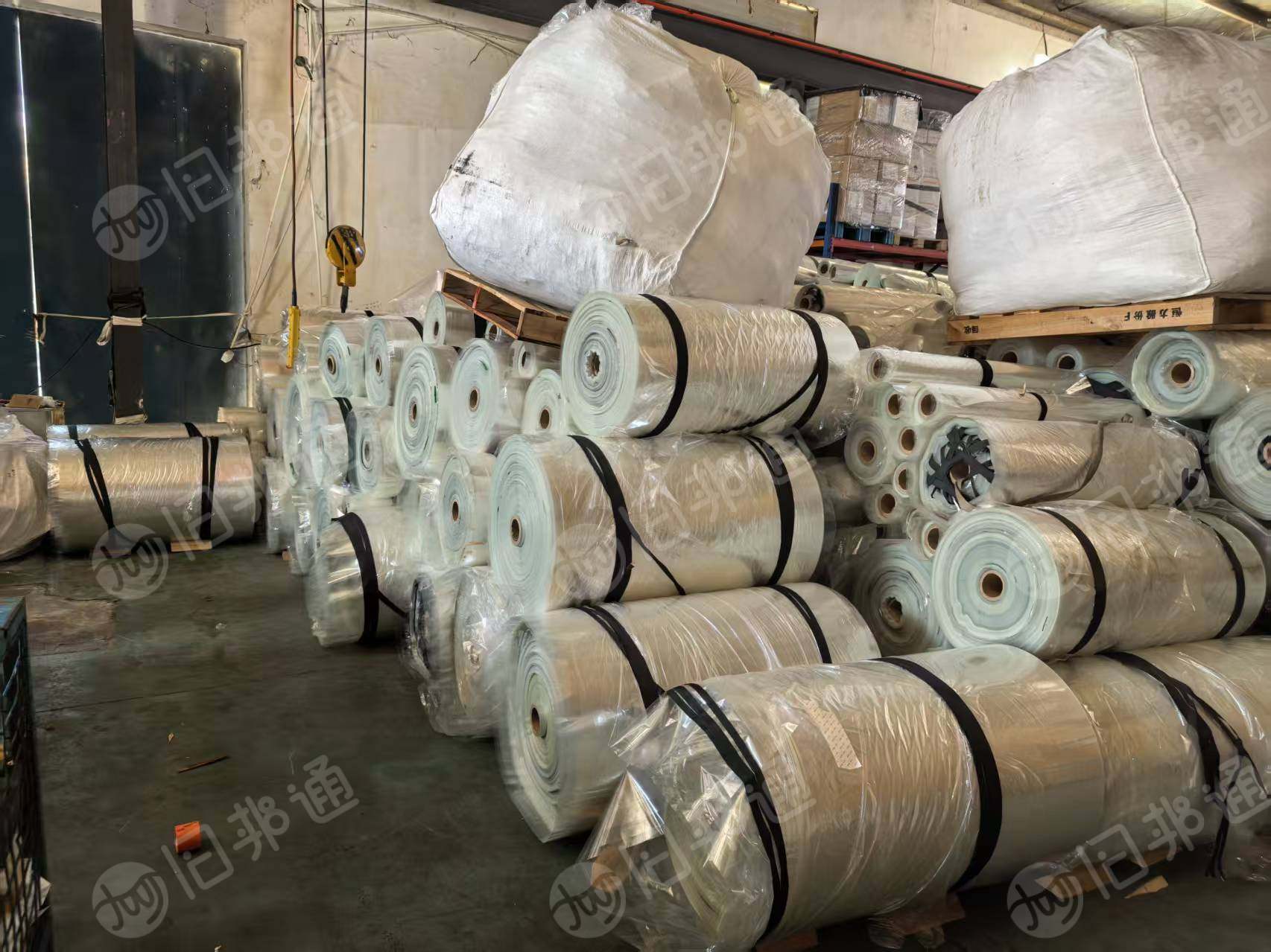 长期出售卷膜，PET材质，3丝，没有带胶，可二次利用，现货有70-80吨，货在江苏苏州