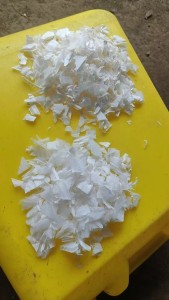 出售全漂PP空心板破碎料，乳白和透明的，现货4吨