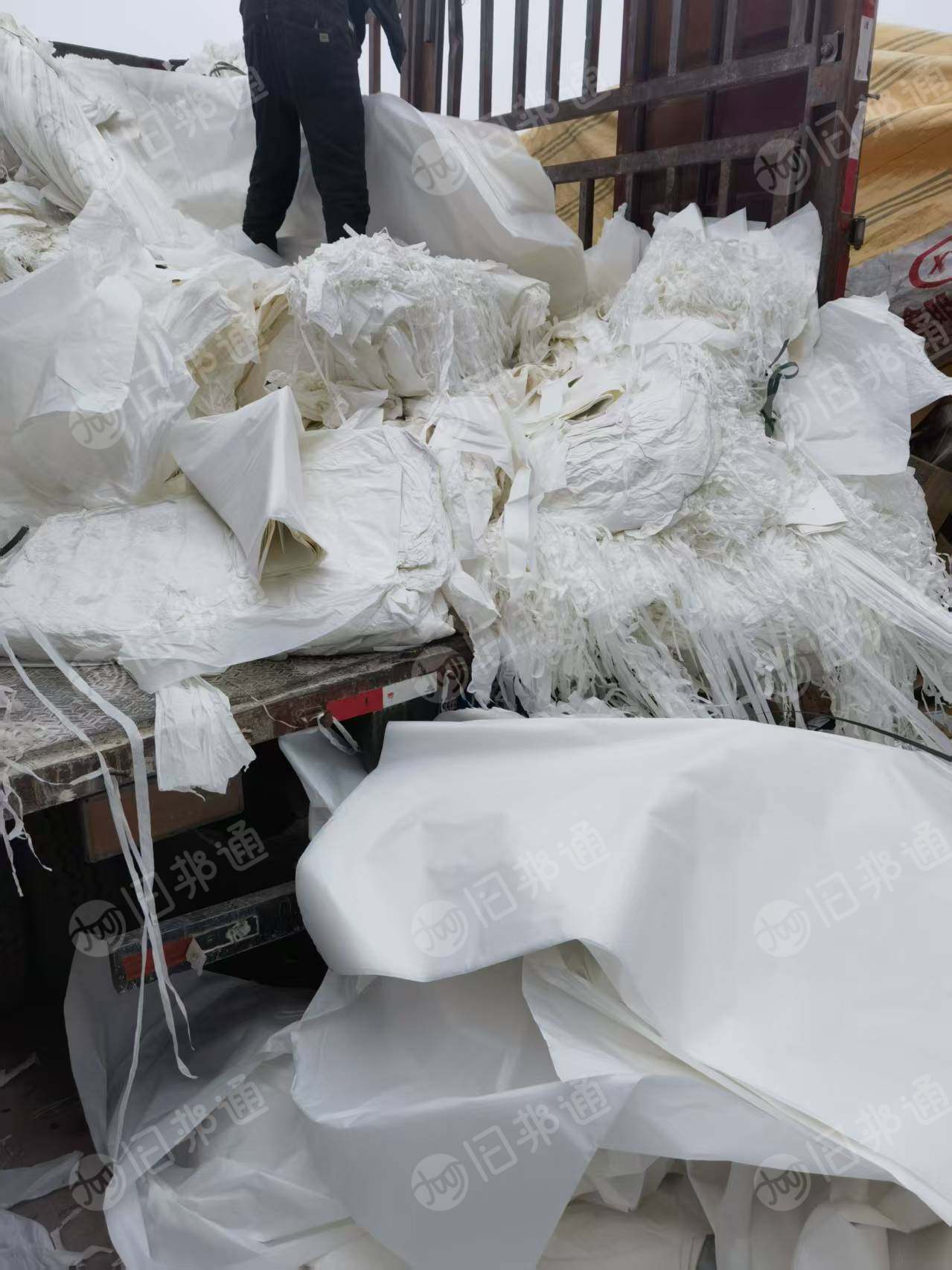 长期出售白色硅油纸压包料