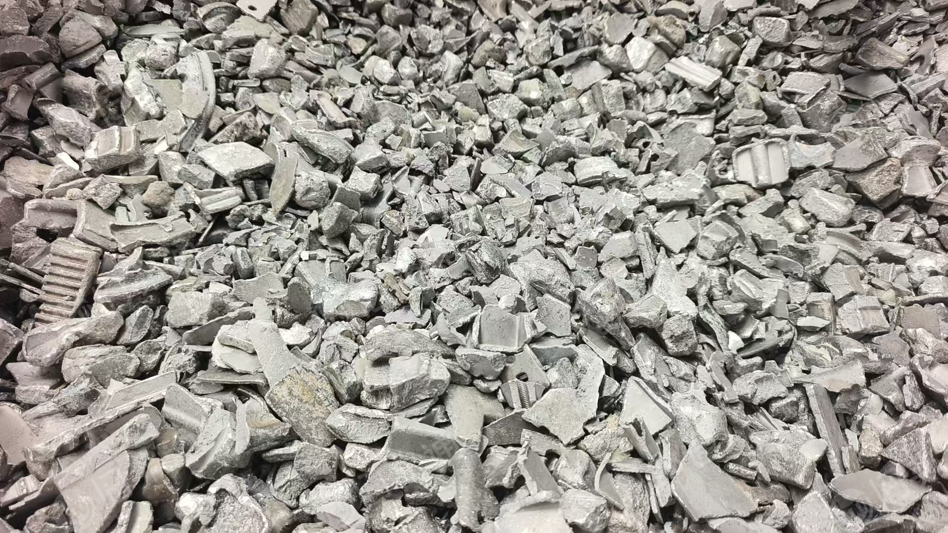 出售生铝破碎料，方向盘破碎料，洗衣机缸底破碎料