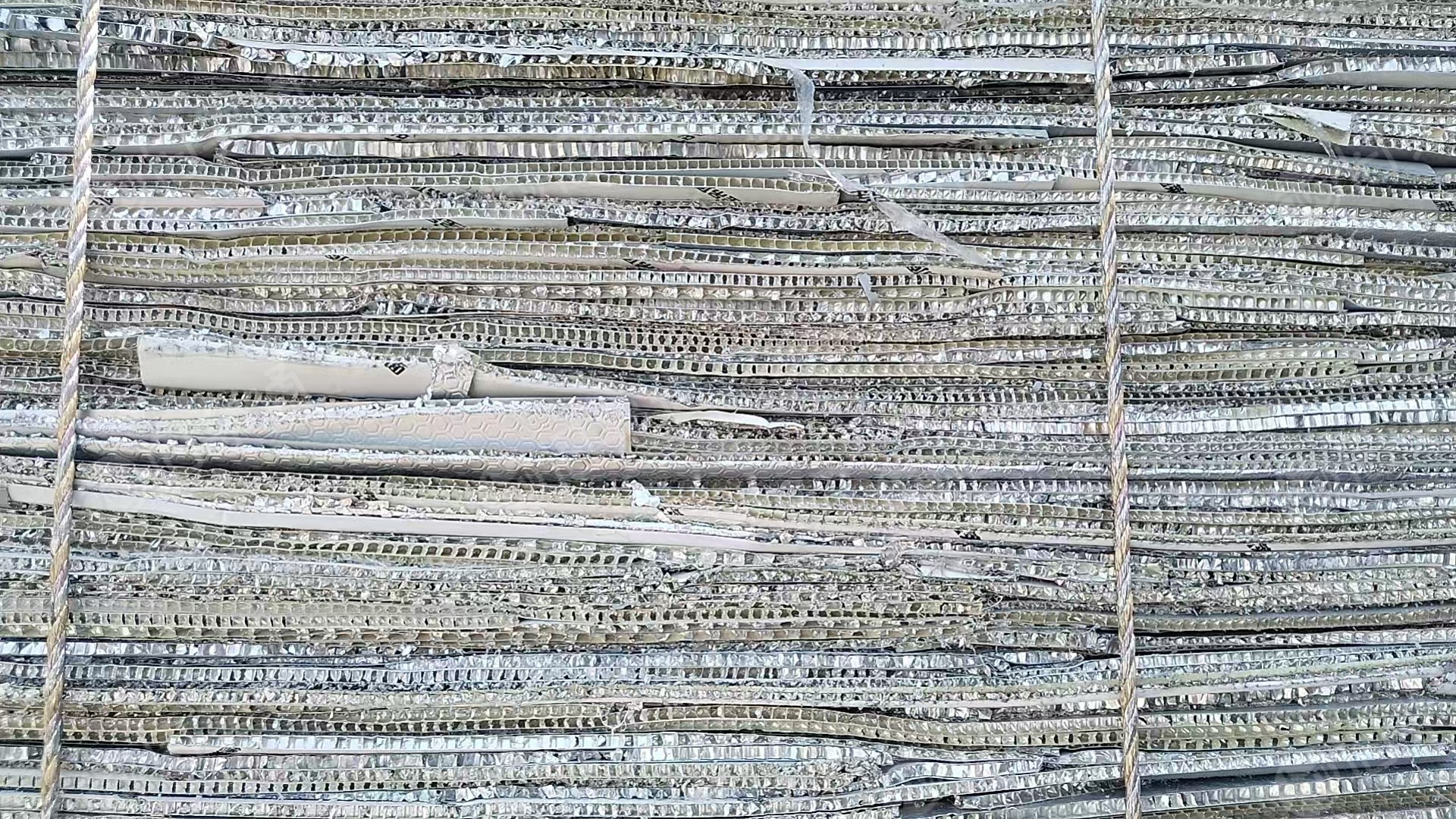 大量出售蜂窝板，蜂窝芯，现货2挂车