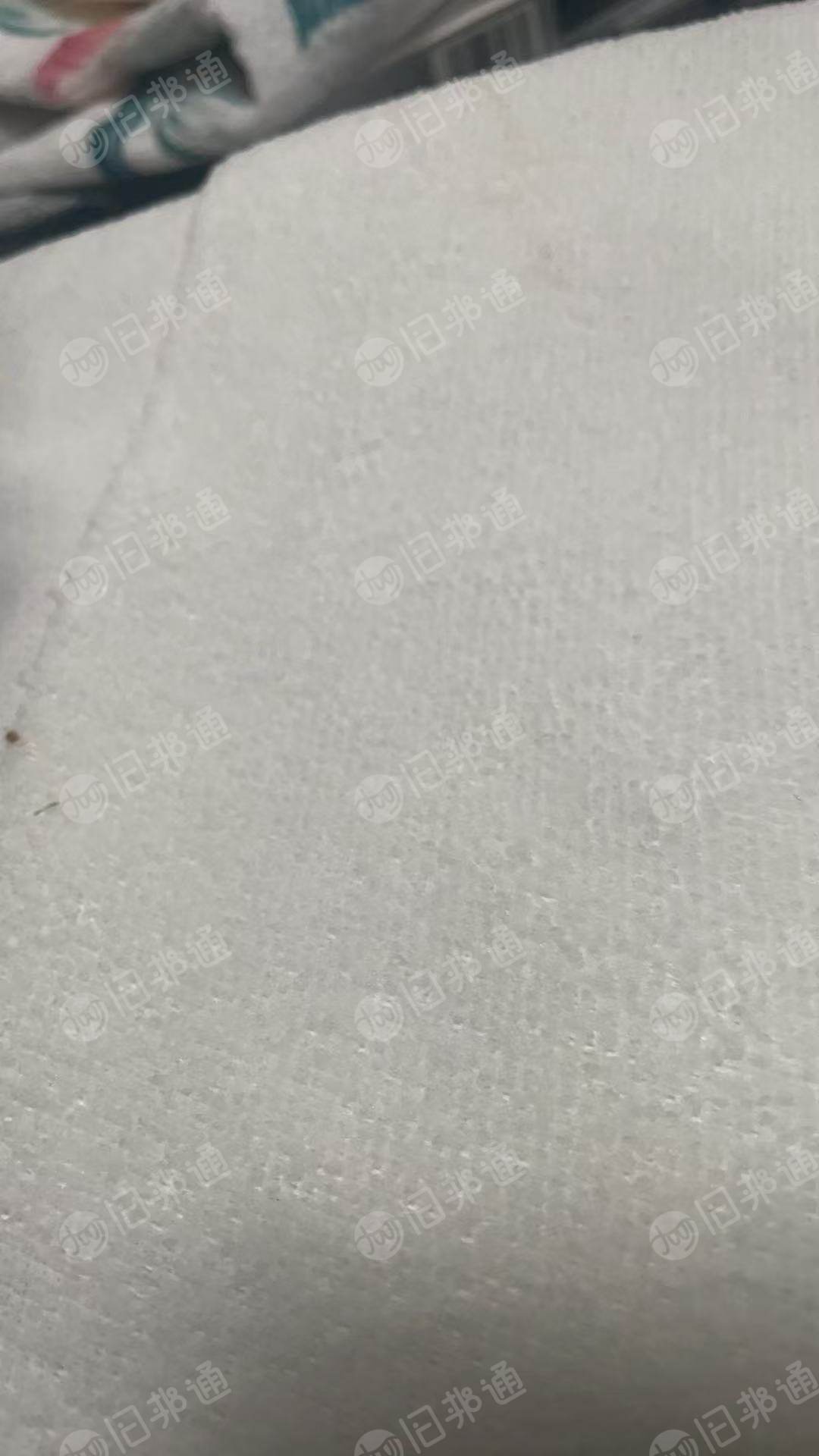 长期出售白色的涤锦边角料，毛巾边角料，涤锦废布，锦纶含量13，现货五六吨