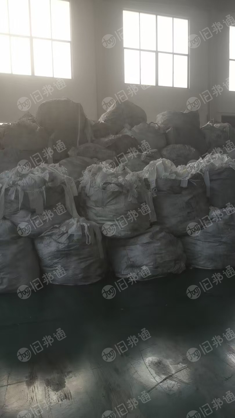 出售拆解下来的低压pe隔离膜,单面带涂层的,月供30吨左右