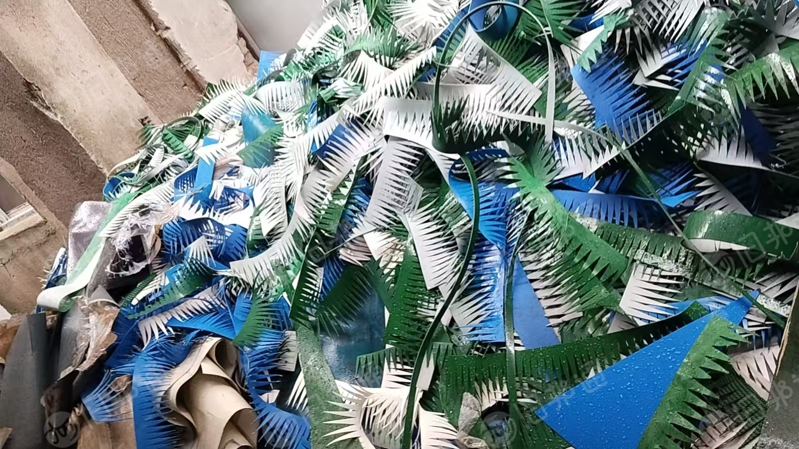 长期出售做皮带下来的pvc边角料，现货10多吨