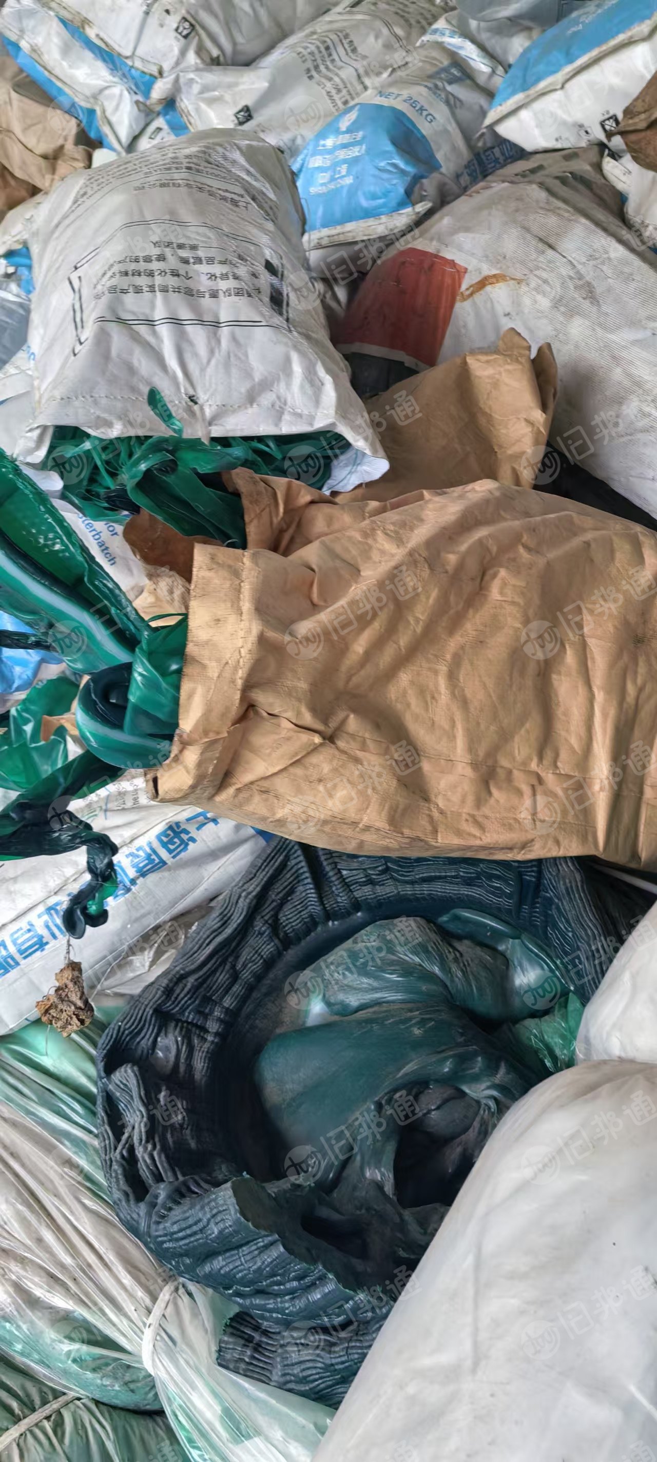 出售PE高压机头料，吹膜厂下来的，9.6米一车