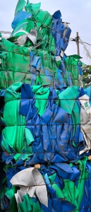 出售PE钢卷皮毛料，全漂的，现货12吨左右