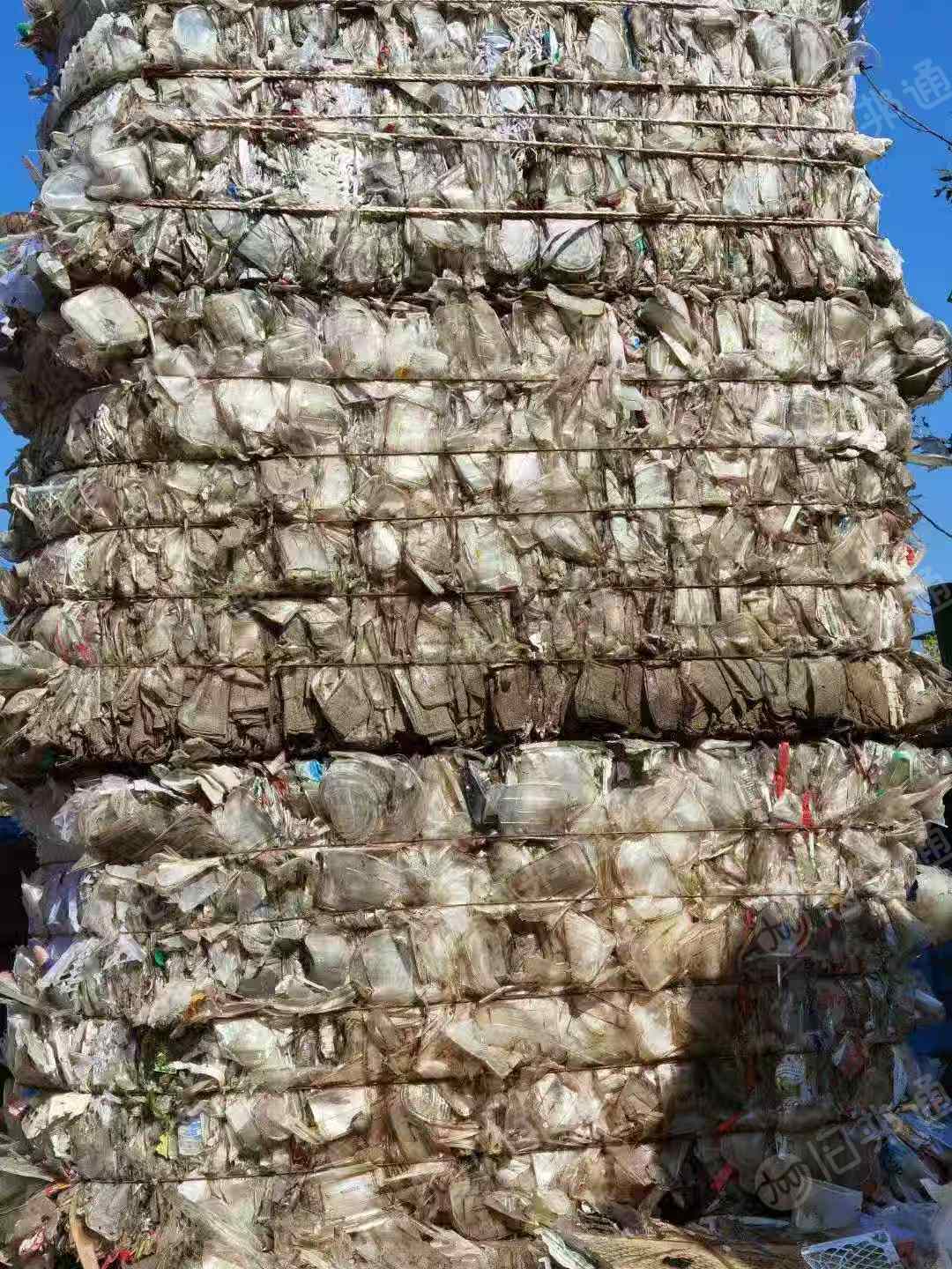 出售餐盒压块料,含有5%左右的奶茶杯,月供30吨