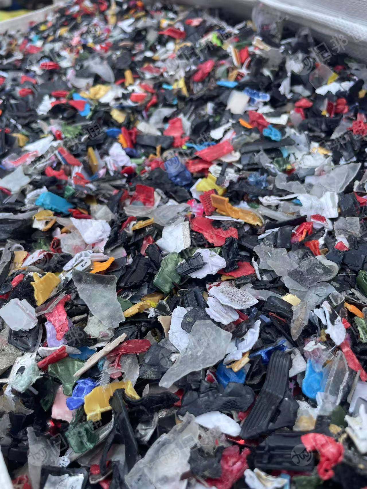 出售PC手机壳破碎料，现货10吨