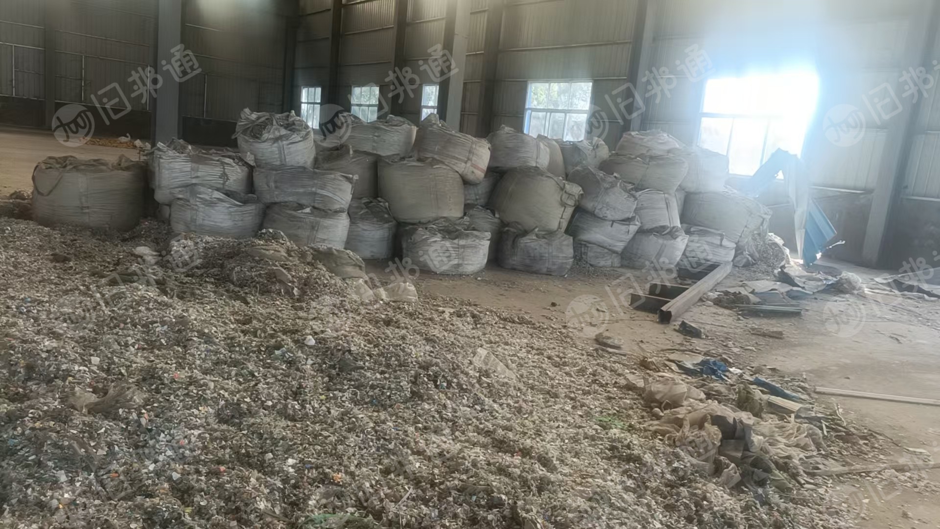 出售商标纸破碎料，干净现货20吨