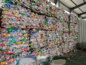 常年大量回收矿泉饮料瓶，和三色瓶砖