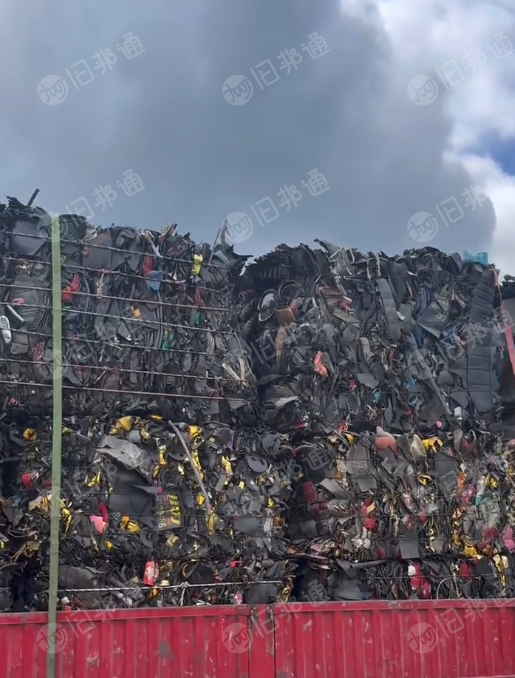 长期出售黑丙压块，涂料桶压块，花丙压块