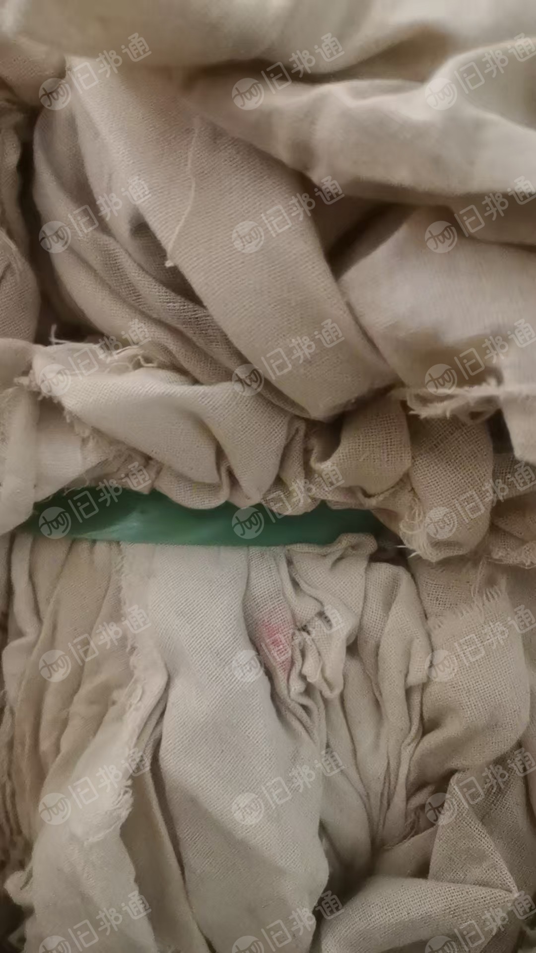 长期出售包皮布，魏桥集团下来的，纯棉涤棉都有，每个月有60吨，货在山东滨州