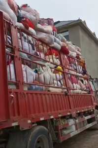 长期出售旧衣服统货，动手货，没有羽绒服，月供几十吨，厂在陕西榆林