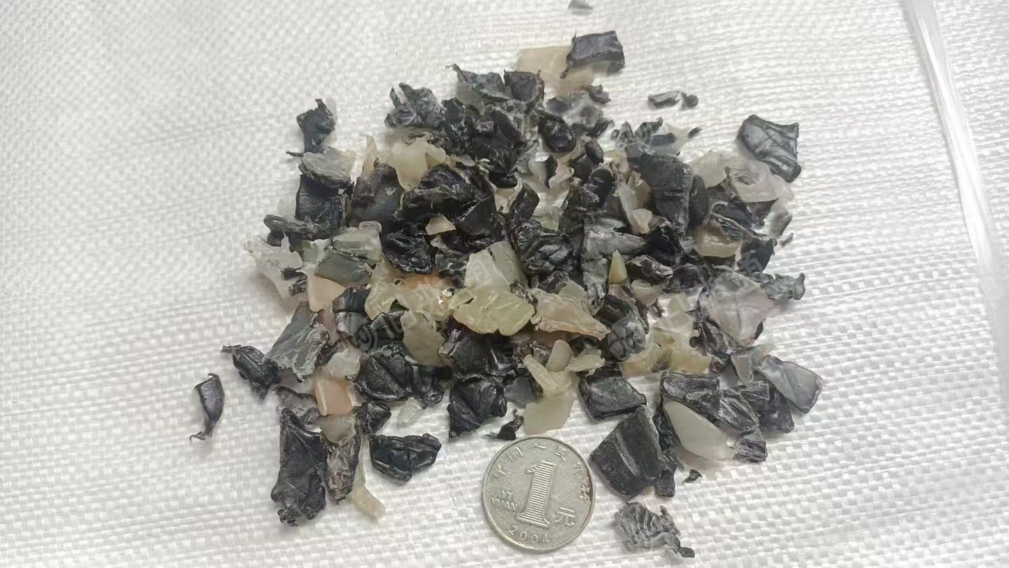 出售PE油箱破碎料，干粉的，现货20吨