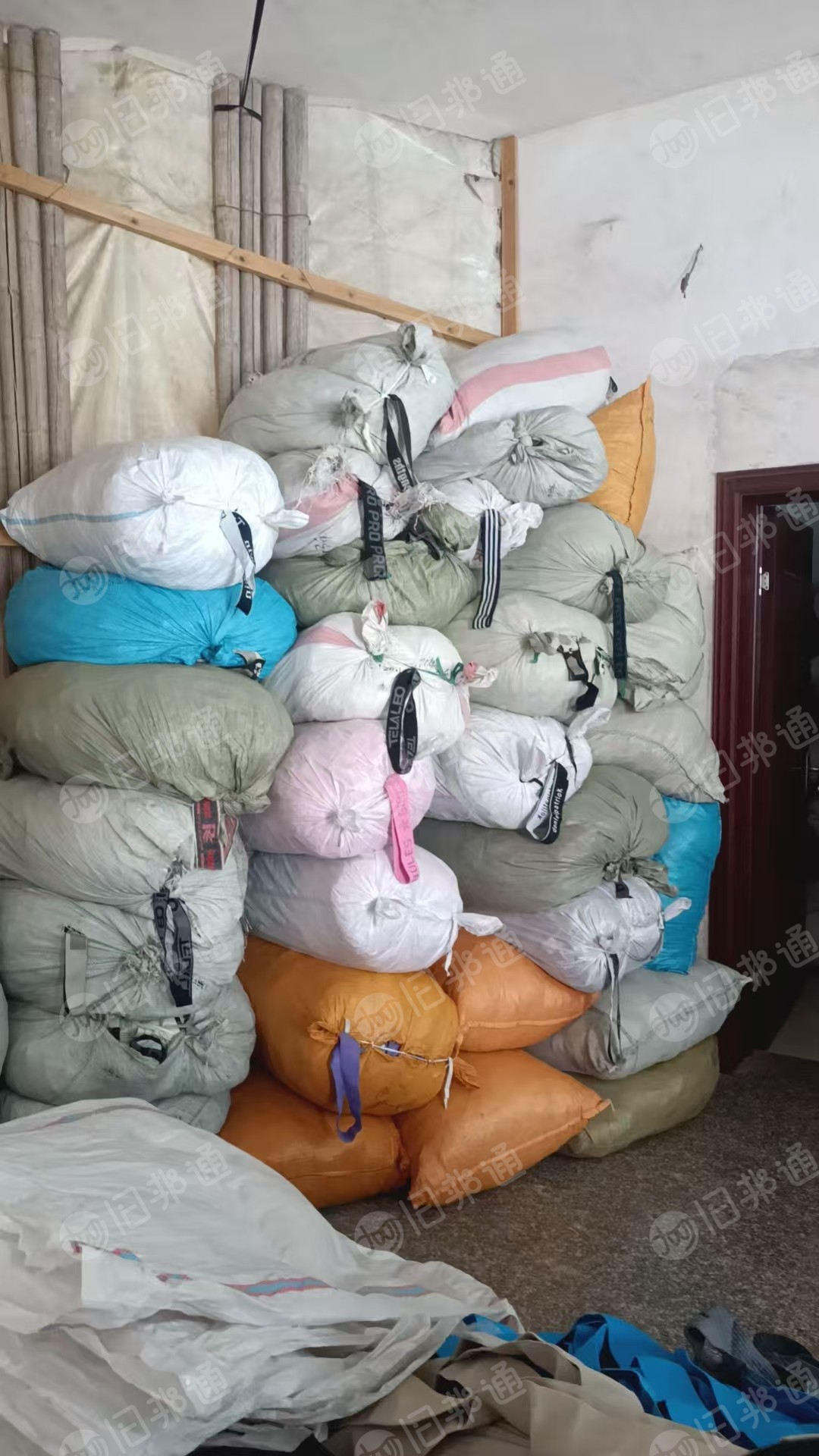 出售裤头圈圈和涤纶绳子，现货只有一两吨，货在浙江东阳