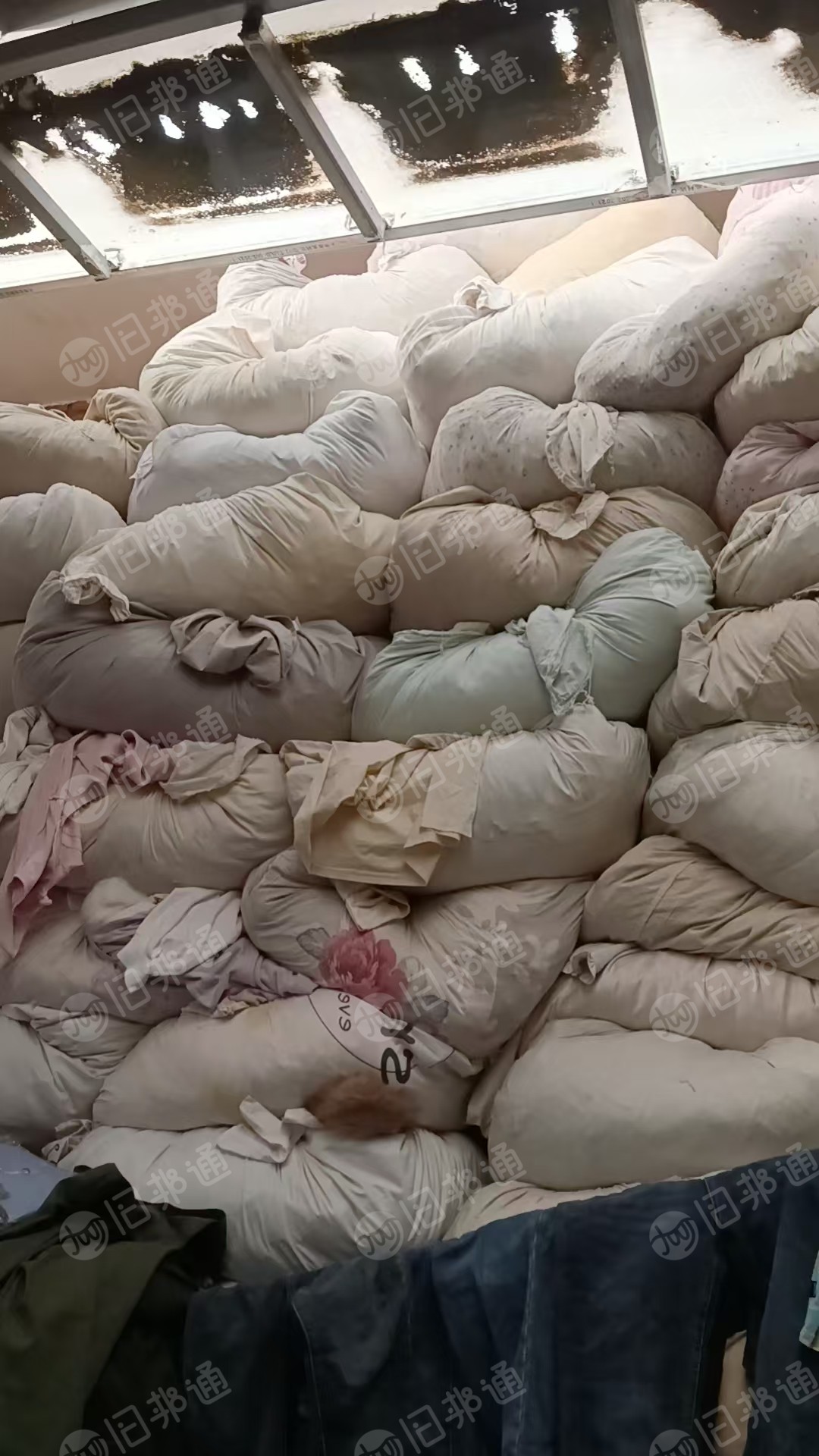 长期出售旧衣服大白，白料，月供6.8米一车，货在河北邢台
