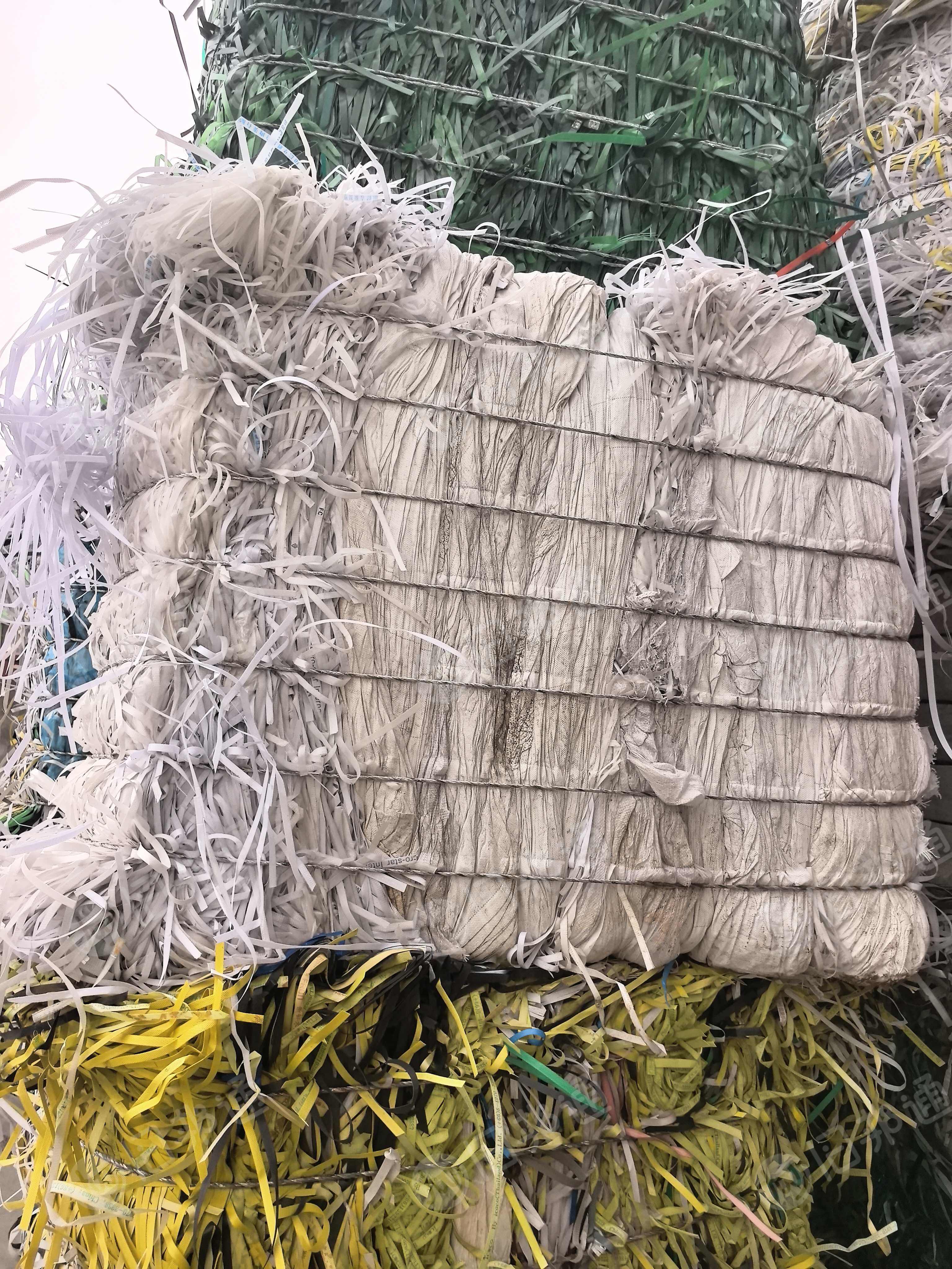 长期出售pp打包带废料，白色杂色（全漂的）都有，现货一个半挂