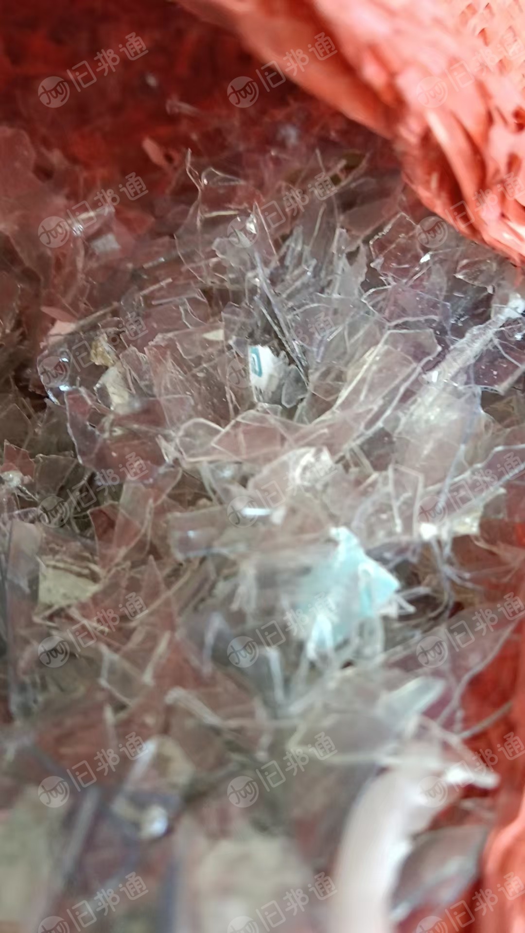 长期出售电子厂下来的纯pet吸塑盒破碎料，含少量商标纸，现货8-10吨