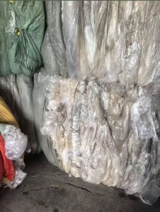 长期出售一级水洗高压膜，平板膜和缠绕膜混压一起，现货够车发走