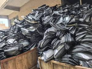 出售pc大灯灯罩毛料