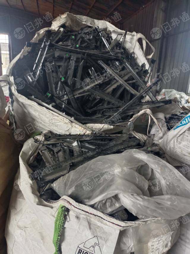 长期出售新能源汽车废料，有合金，PVC，尼龙等材质，统货出