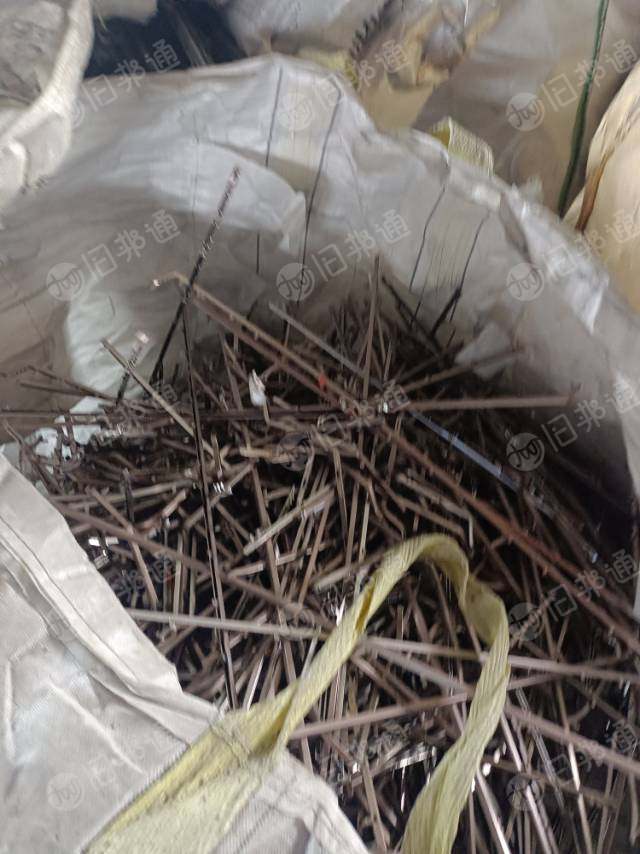 长期出售新能源汽车废料，有合金，PVC，尼龙等材质，统货出