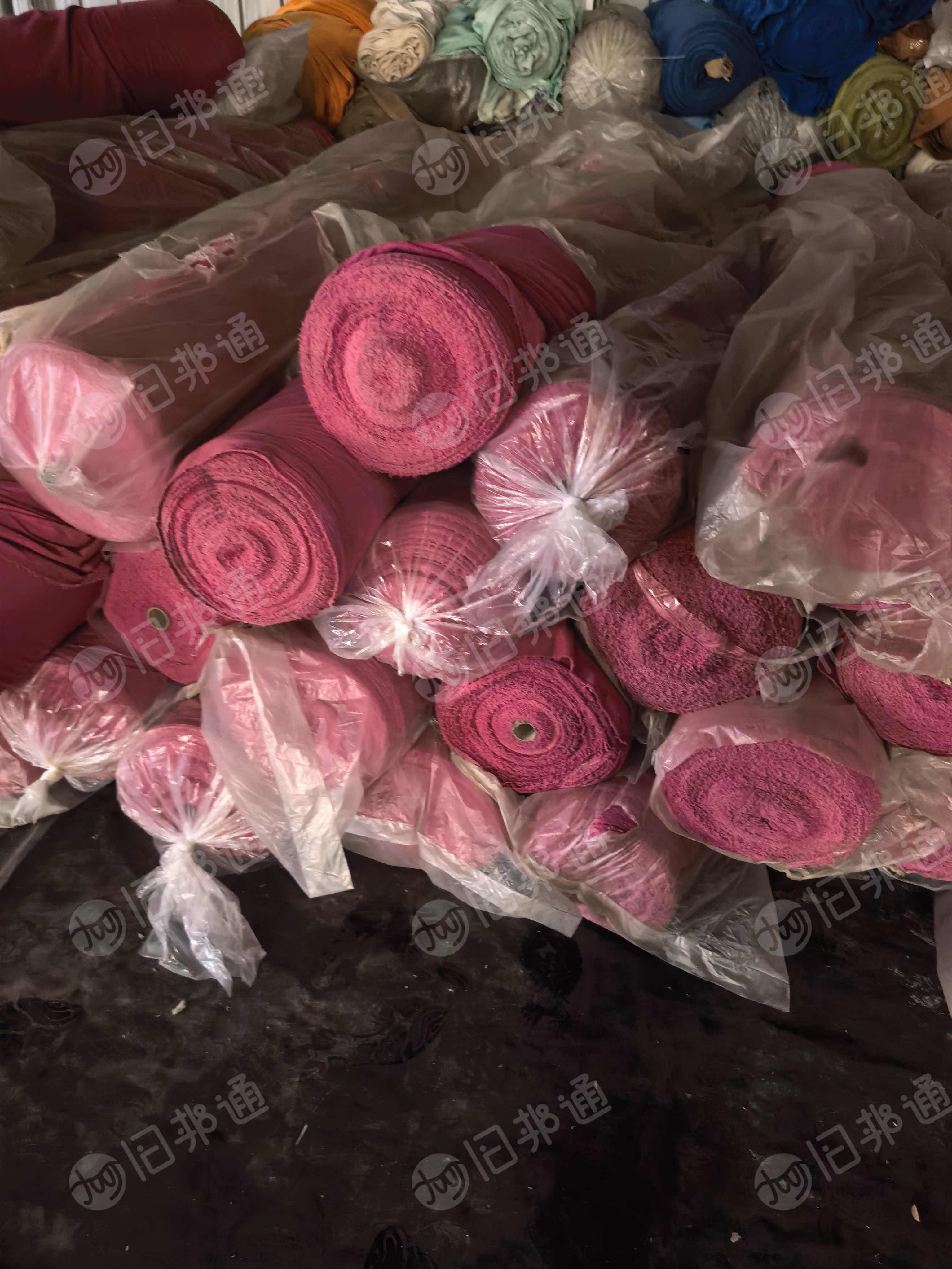 出售库存布，库存绒布，北极绒和仿超柔，北极绒门幅185克重120，有3吨，仿超有8吨，货在山东临沂