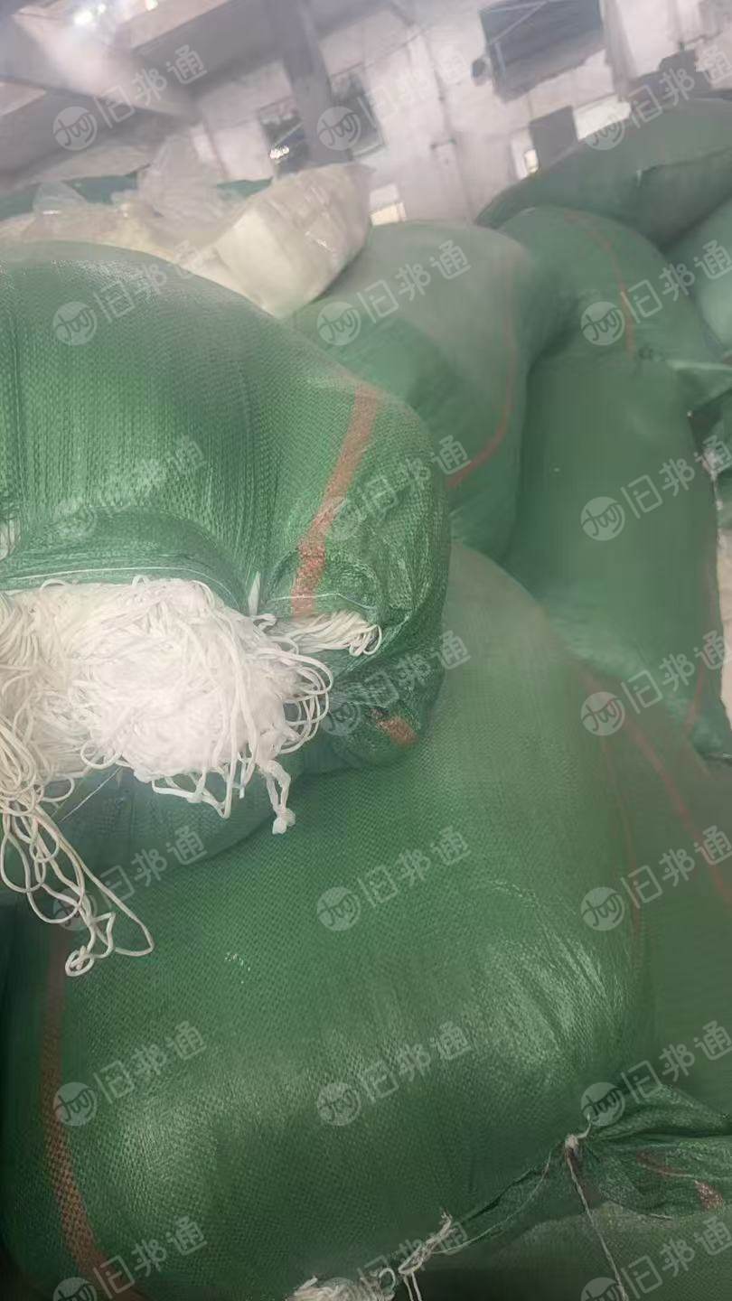 长期出售口罩厂下来的耳绳，涤锦复合材质的，可以开花用，现货20多吨，货在湖北仙桃
