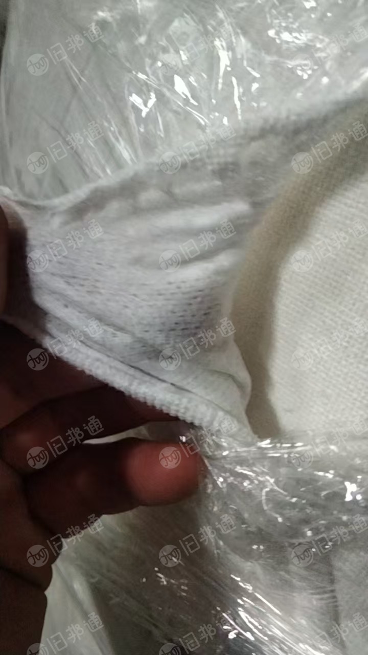 出售无纺布边角料，有sms,珍珠纹，平纹，可冲散的，现货有8吨，货在湖北仙桃