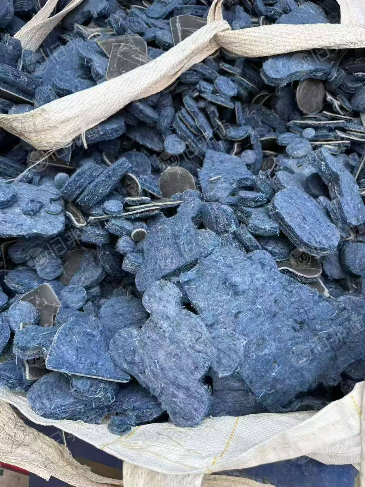 长期出售汽车内饰棉，带点PVC,月供100吨，可以做填充，货在广东广州