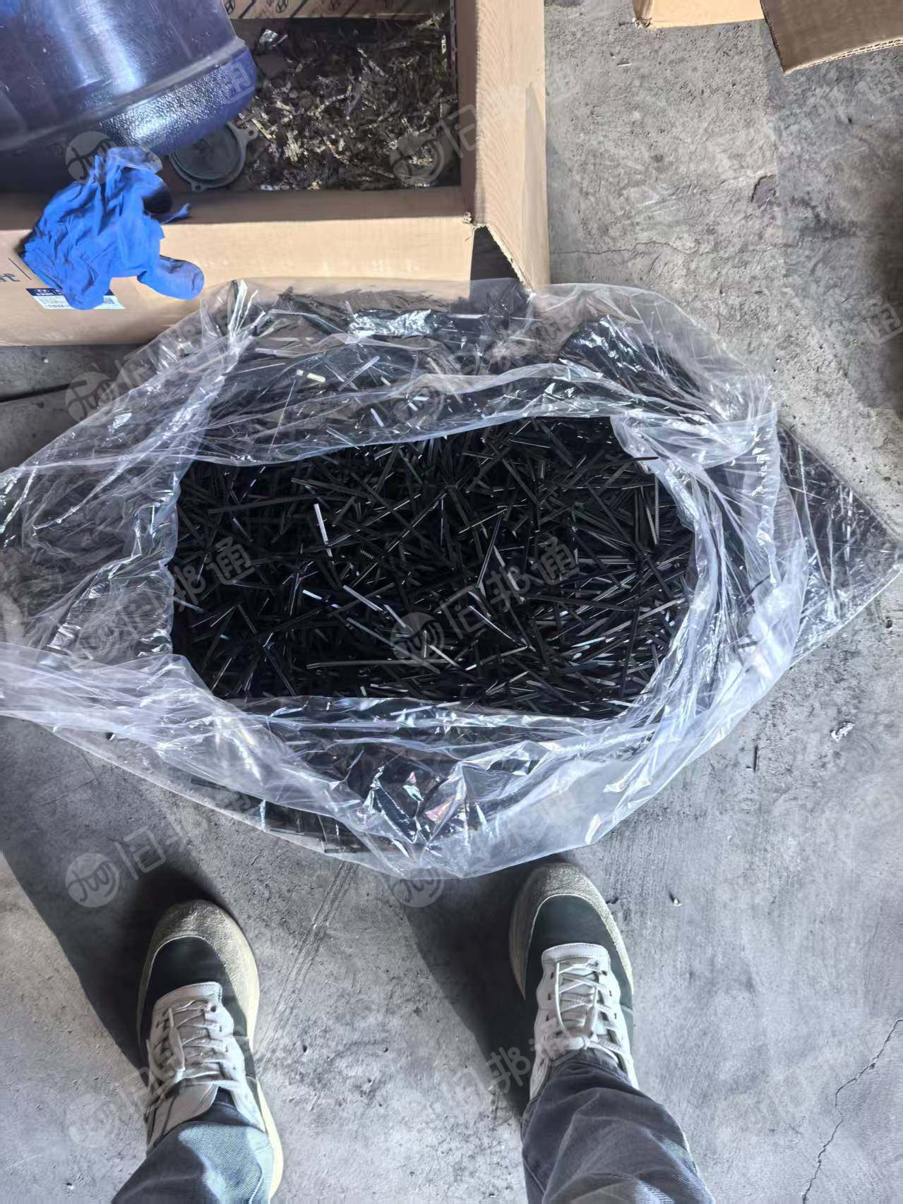 出售尼龙扎带毛料，现货10吨左右