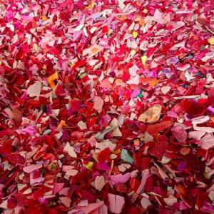 出售分色丙破碎料，月供300吨